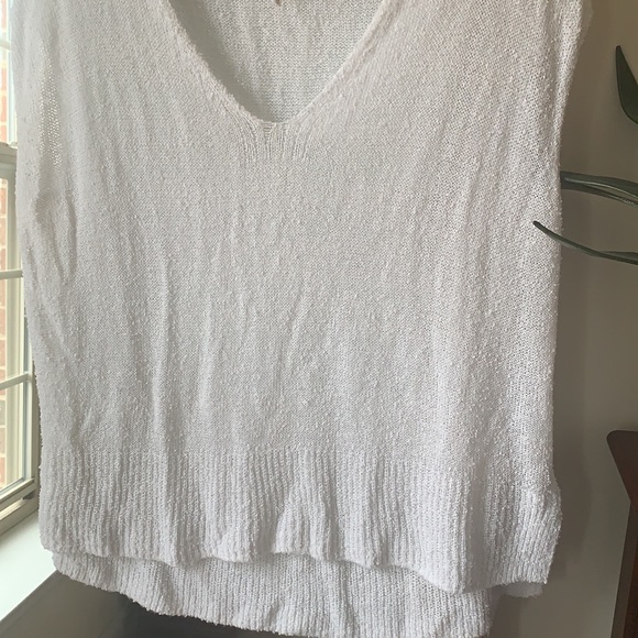 FREE PEOPLE white short sleeve sweater (XS) ✨ - Picture 3 of 8